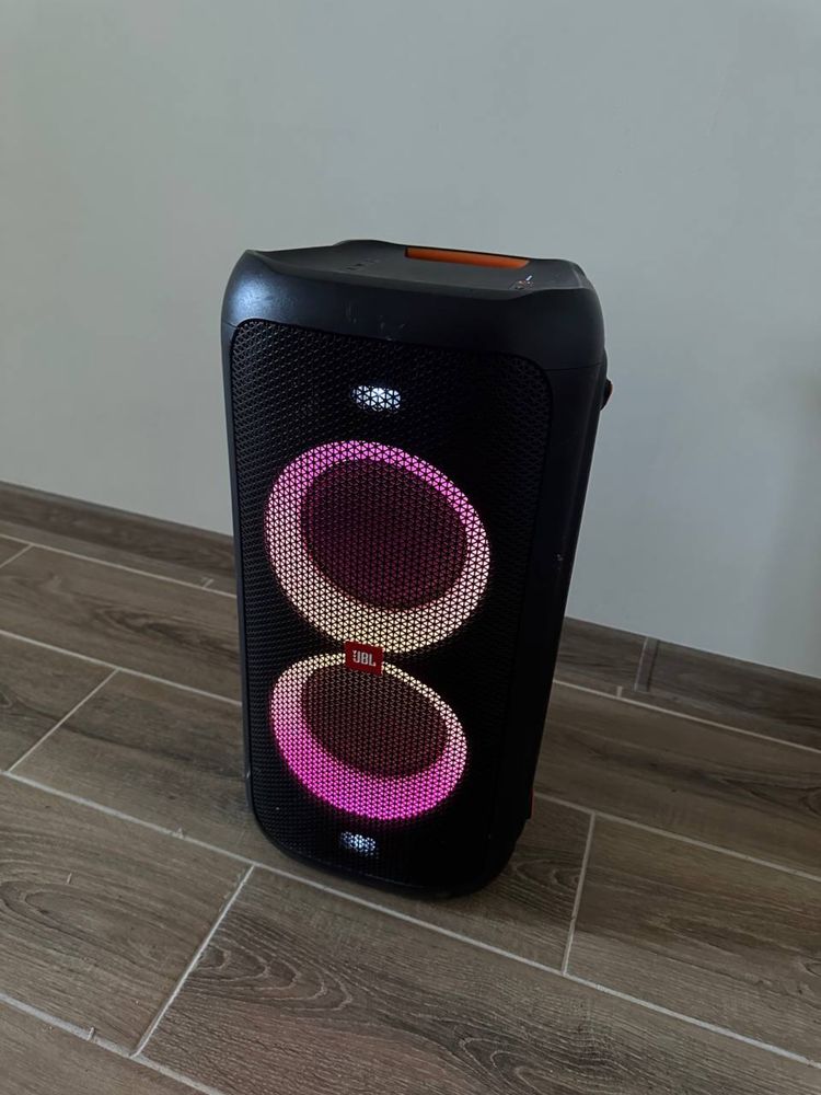 Портативная колонка JBL