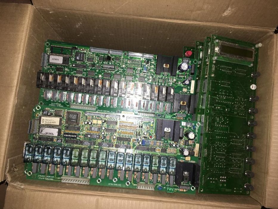 vinde placi electronice de necta zanussi, saeco, bianchi si rhea.