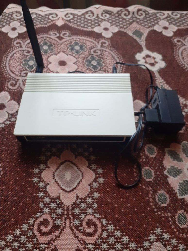 Продам роутур Tp link