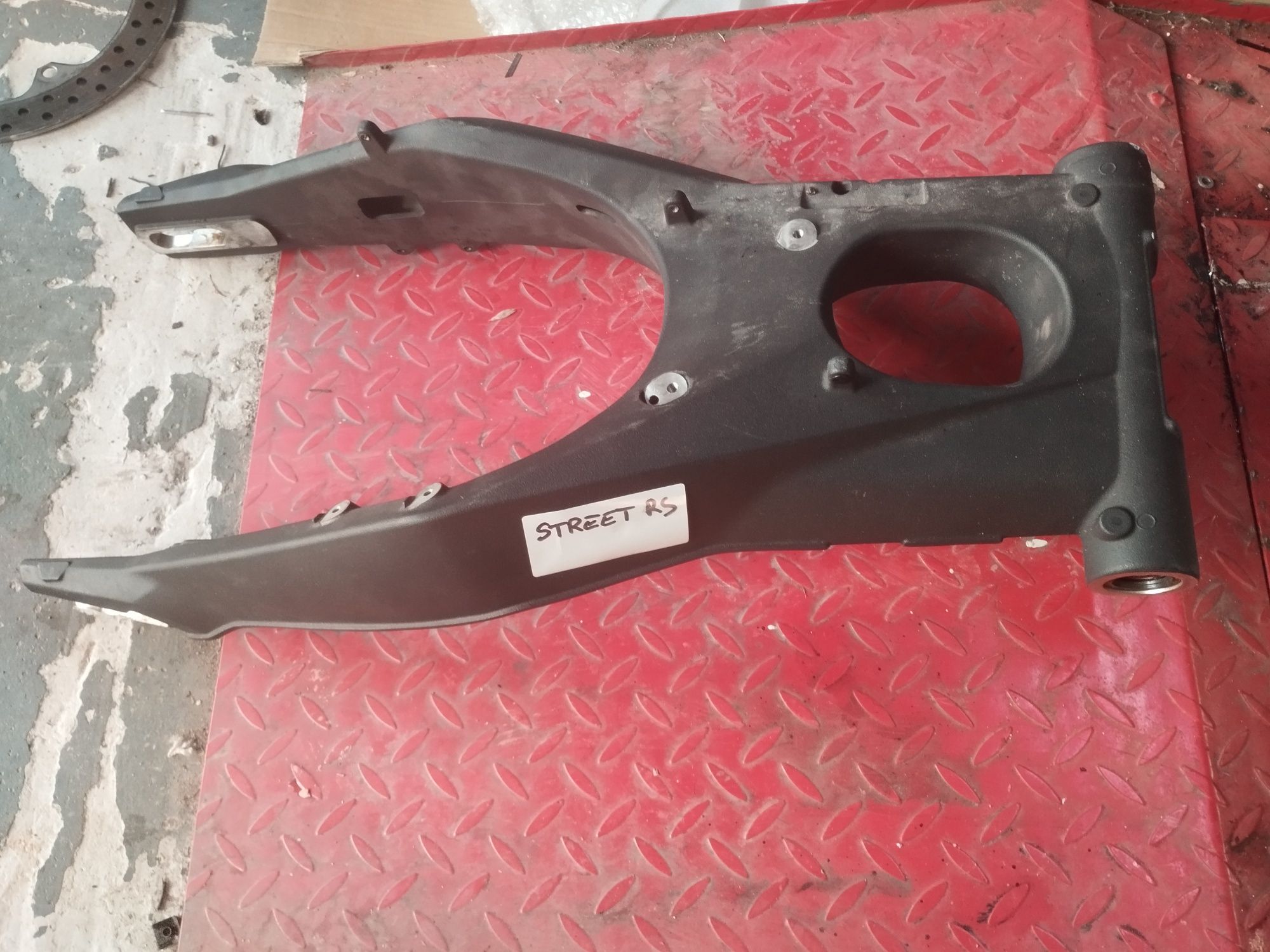 Bascula spate pentru Triumph street triple 675 model 2013-2016