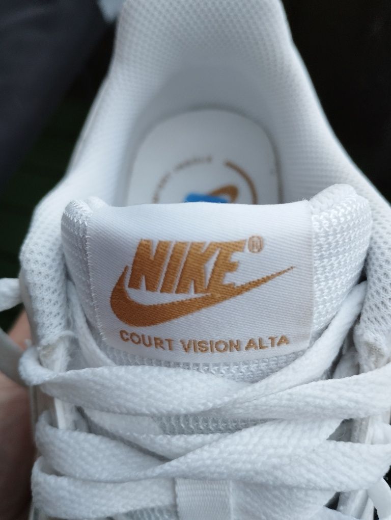 Дамски маратонки Nike..