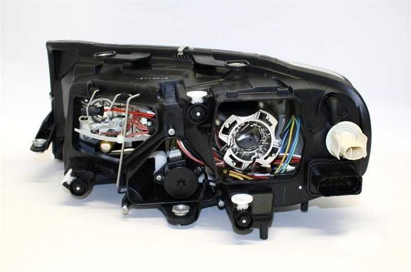 Far stanga/dreapta Xenon Skoda Superb 1 an 2002-2006 , faruri noi