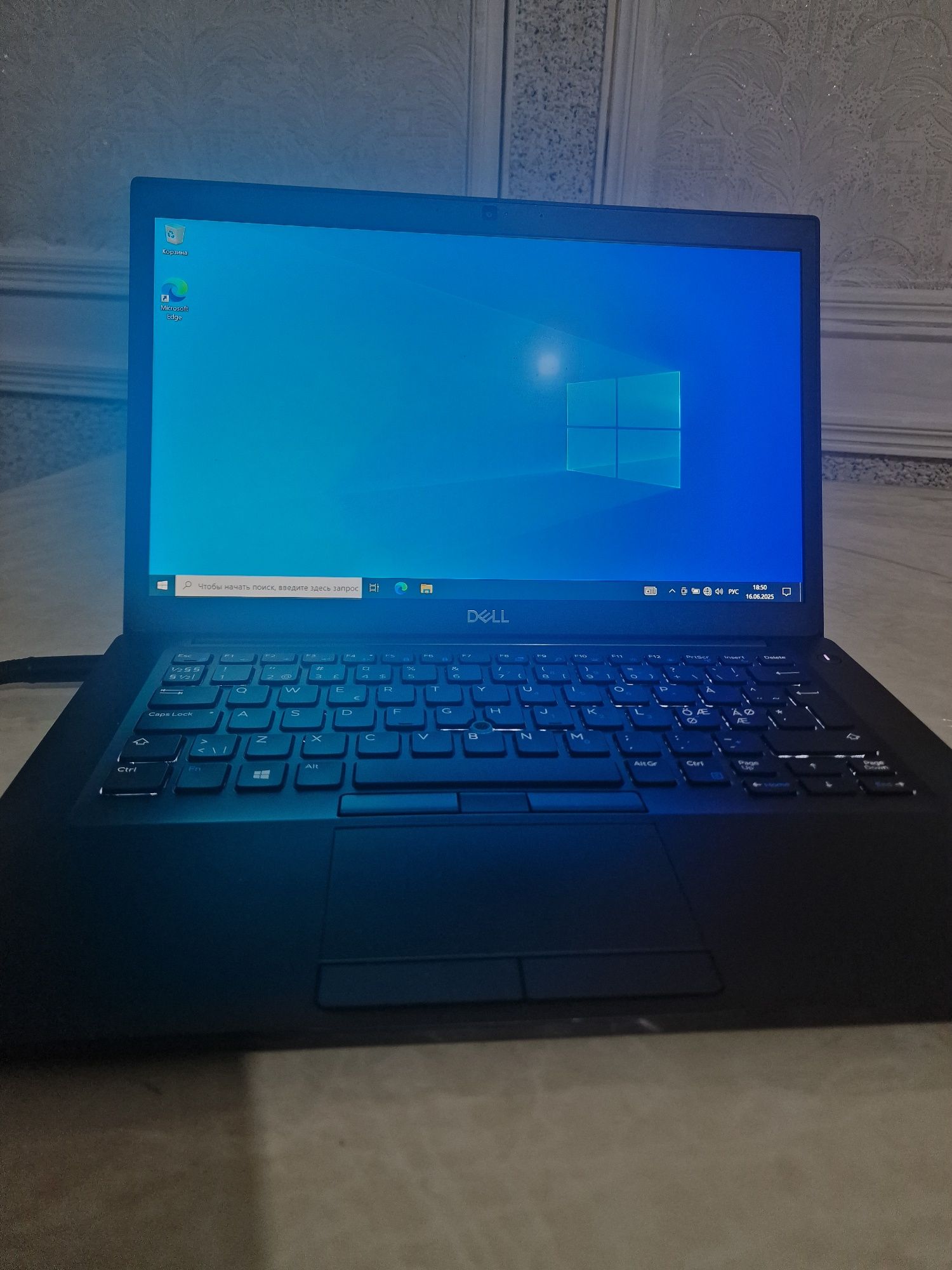 Dell Latitude 7490 Core i5-8250u Operativka 16gb ddr4 Hotira 256gb m2s