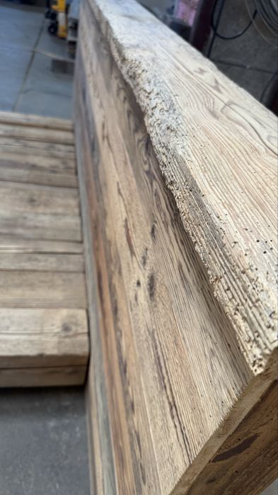 Pat din lemn recuperat