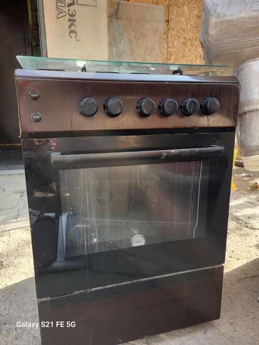 Продам газовую плиту