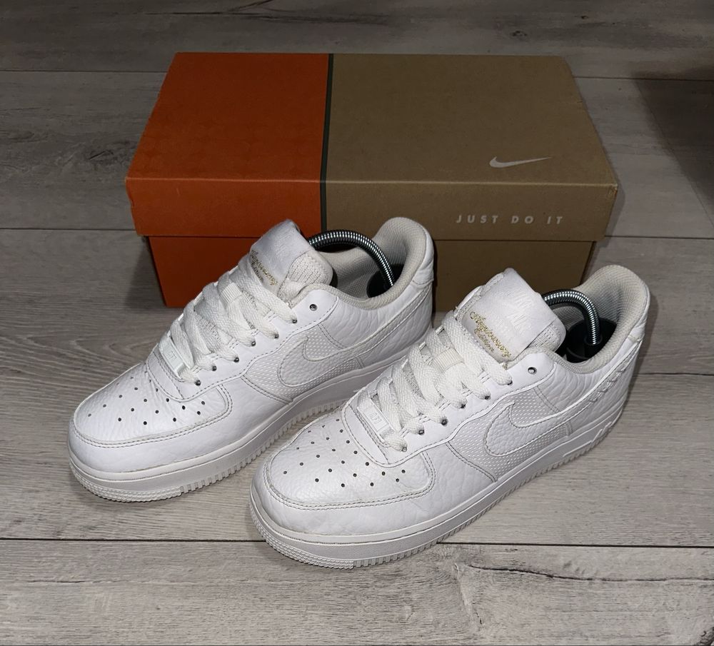 Оригинални дамски маратонки Nike Air Force 1,07, размер 38,5
