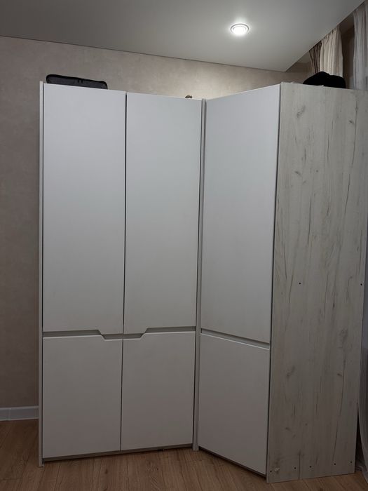 Продам угловой шкаф