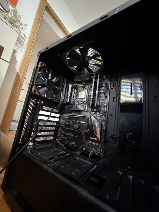 Intel I9 9900K +carcasa, placa de baza si Rami