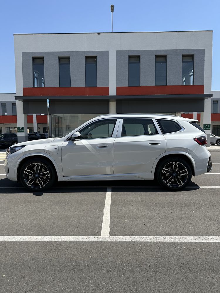 BMW ix1 30L xDrive Notarius