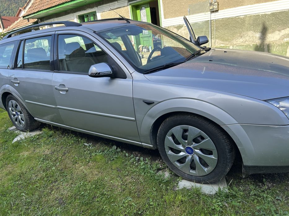 Ford Mondeo.