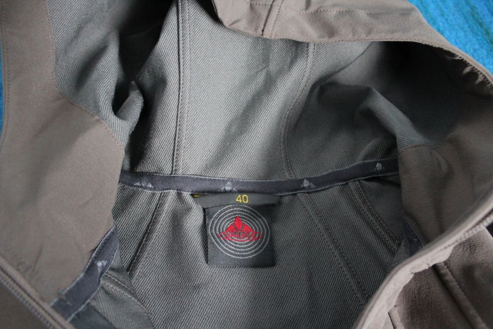 Bluza Tommy Hilfiger XS si hanorac softshell Vaude 40