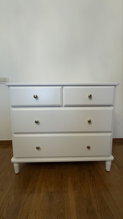 Comodă IKEA TYSSEDAL – 4 sertare, alb, stare foarte bună