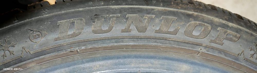 235 40 r18 iarna Dunlop