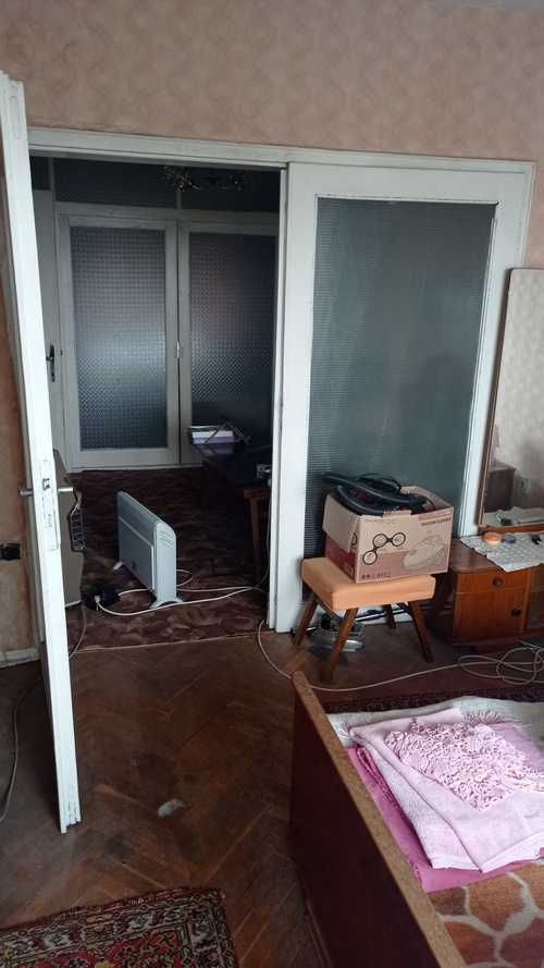 Продава 3-стаен апартамент в кв. Добруджански