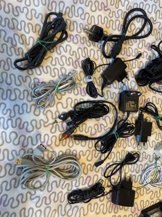 Кабели, зарядни, слушалки различни всичко  за 9,90