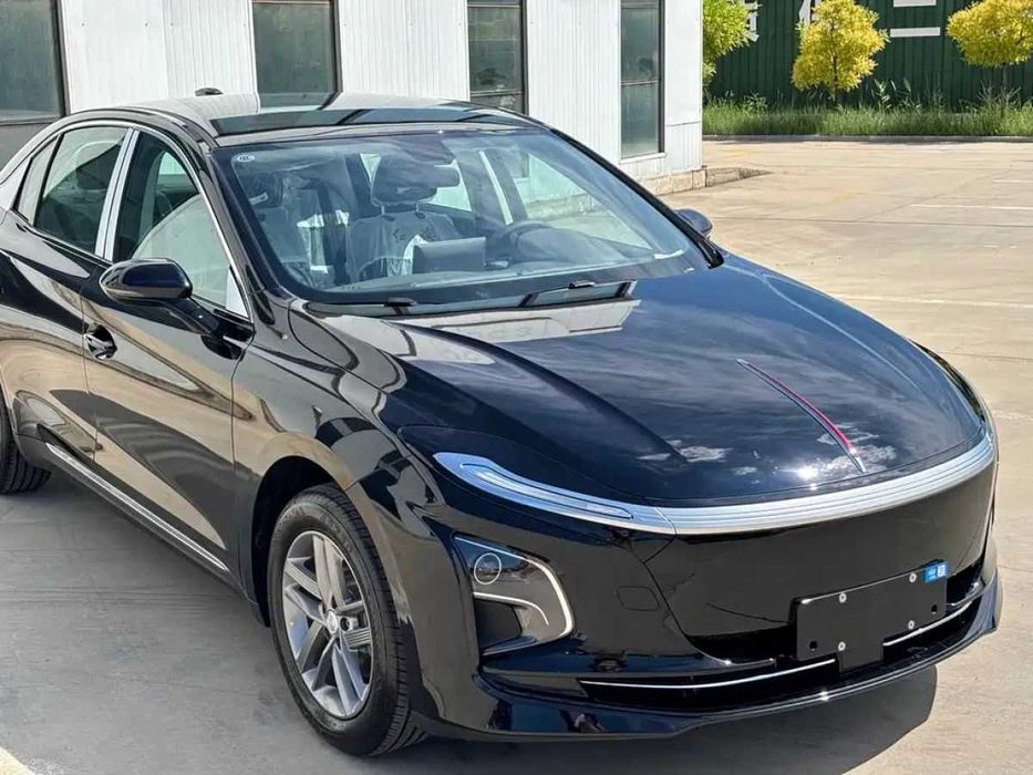 Таксопарк объявляет набор водителей на дневную и ночную смену