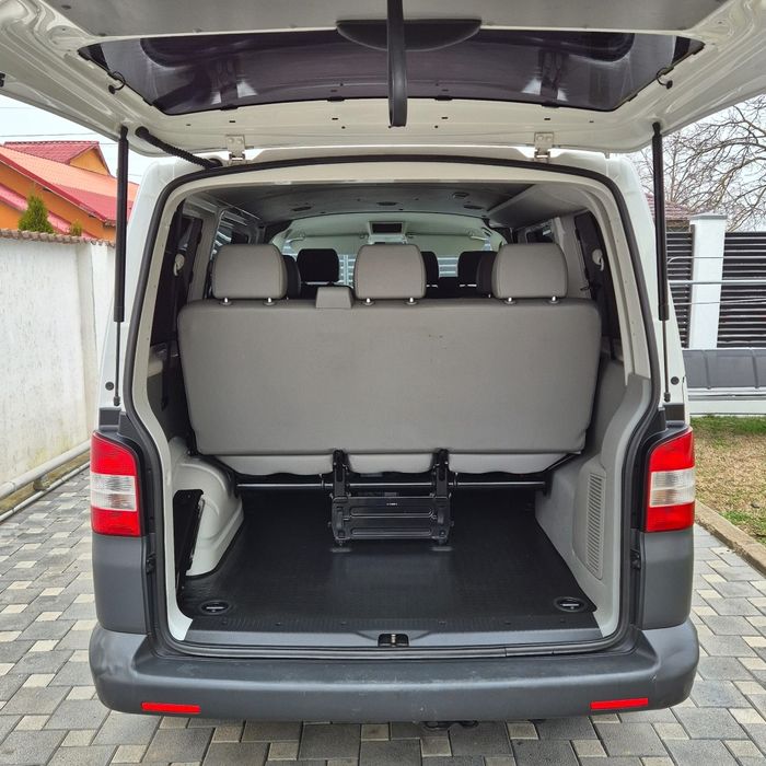 VW Transporter T5 2.0 Diesel 8+1 Locuri