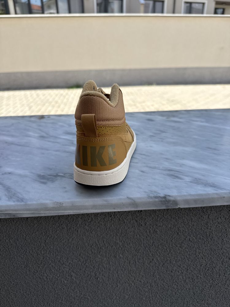 Обувки Nike Court
