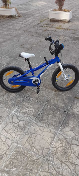 Продавам детско колело specialized 16