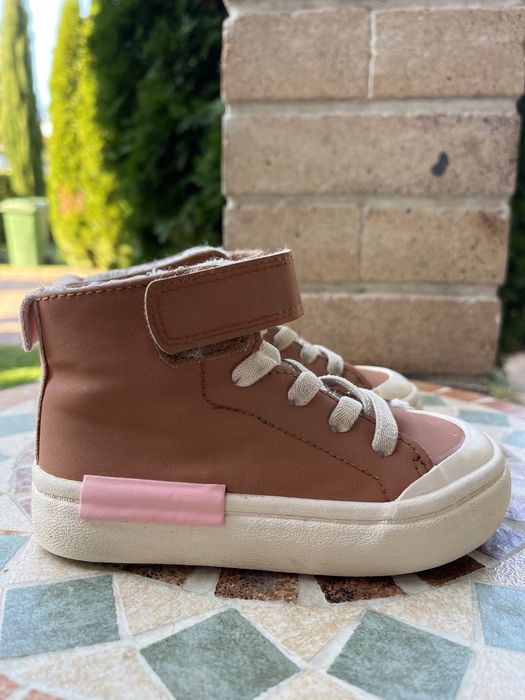 Vând ghetute ci blanita H&M marimea 24