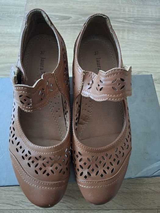 Vând pantofi damă piele nr 37