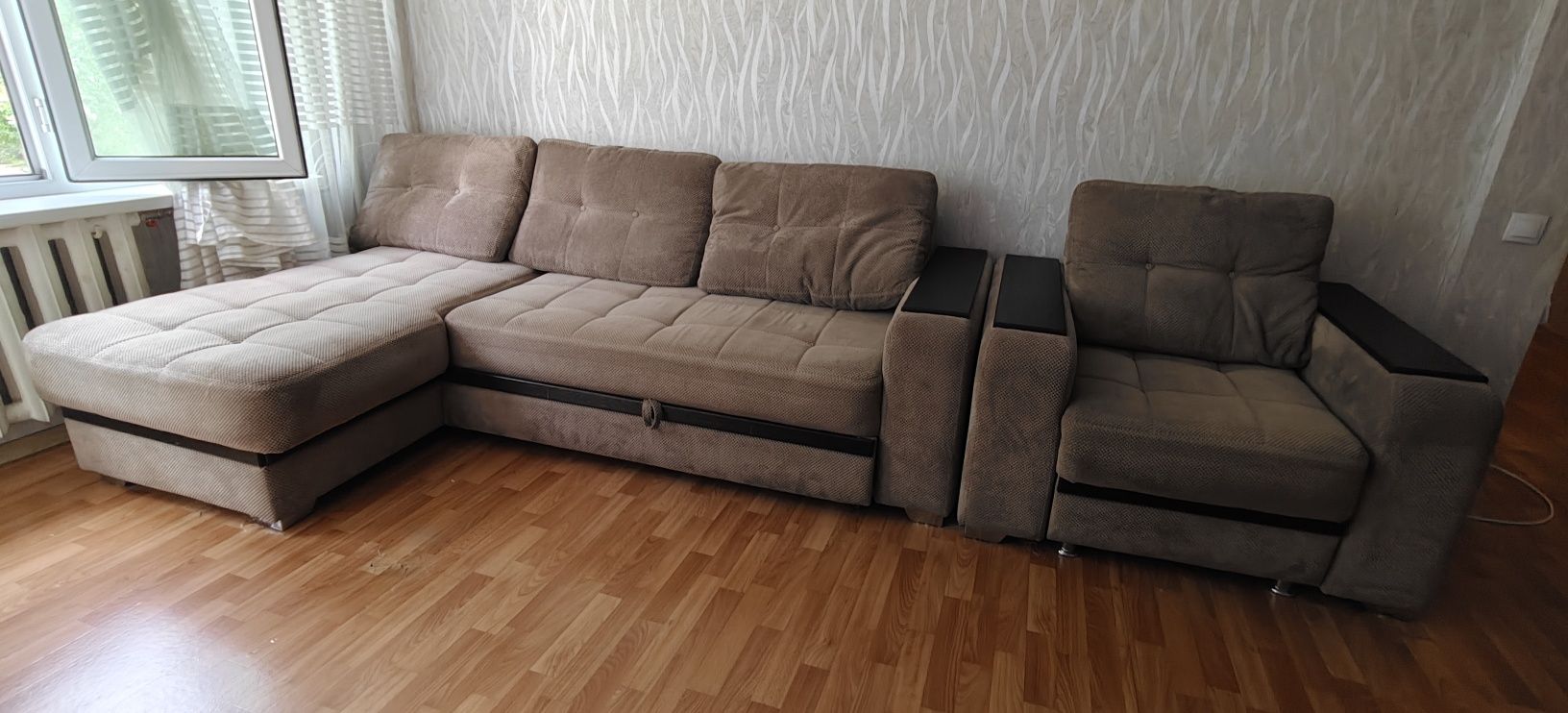 Продам угловой диван!