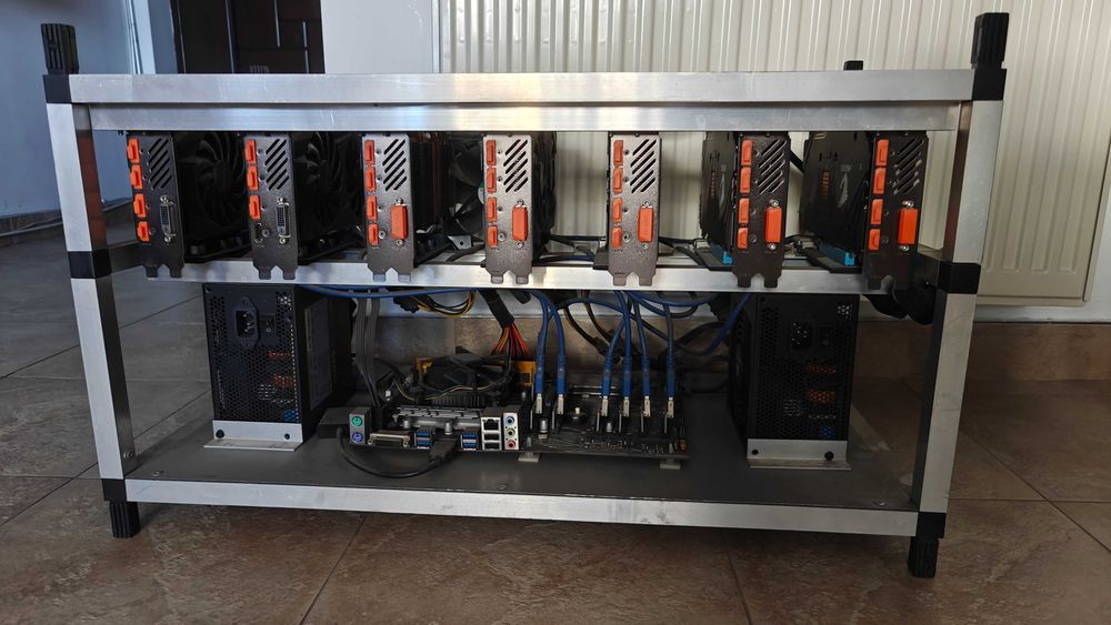 Vând placa video Gigabyte Aorus Radeon