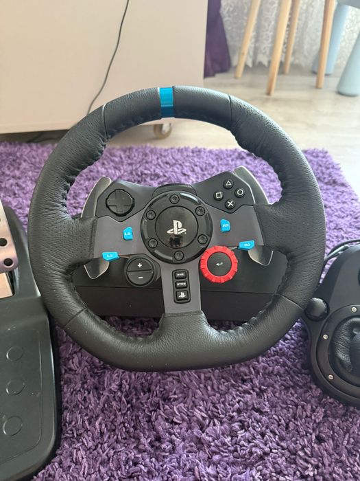 Vand volan logitech g29 + schimbator, in stare excepționala