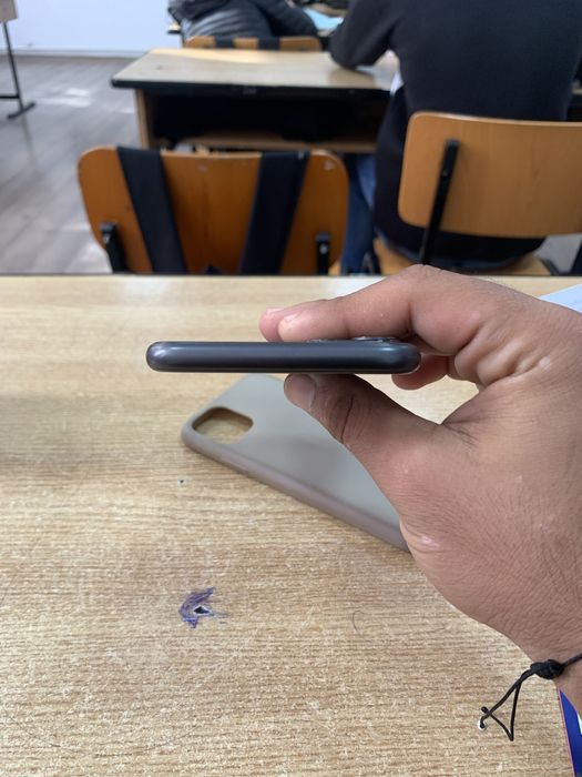 Vant Iphone 11,64 gb