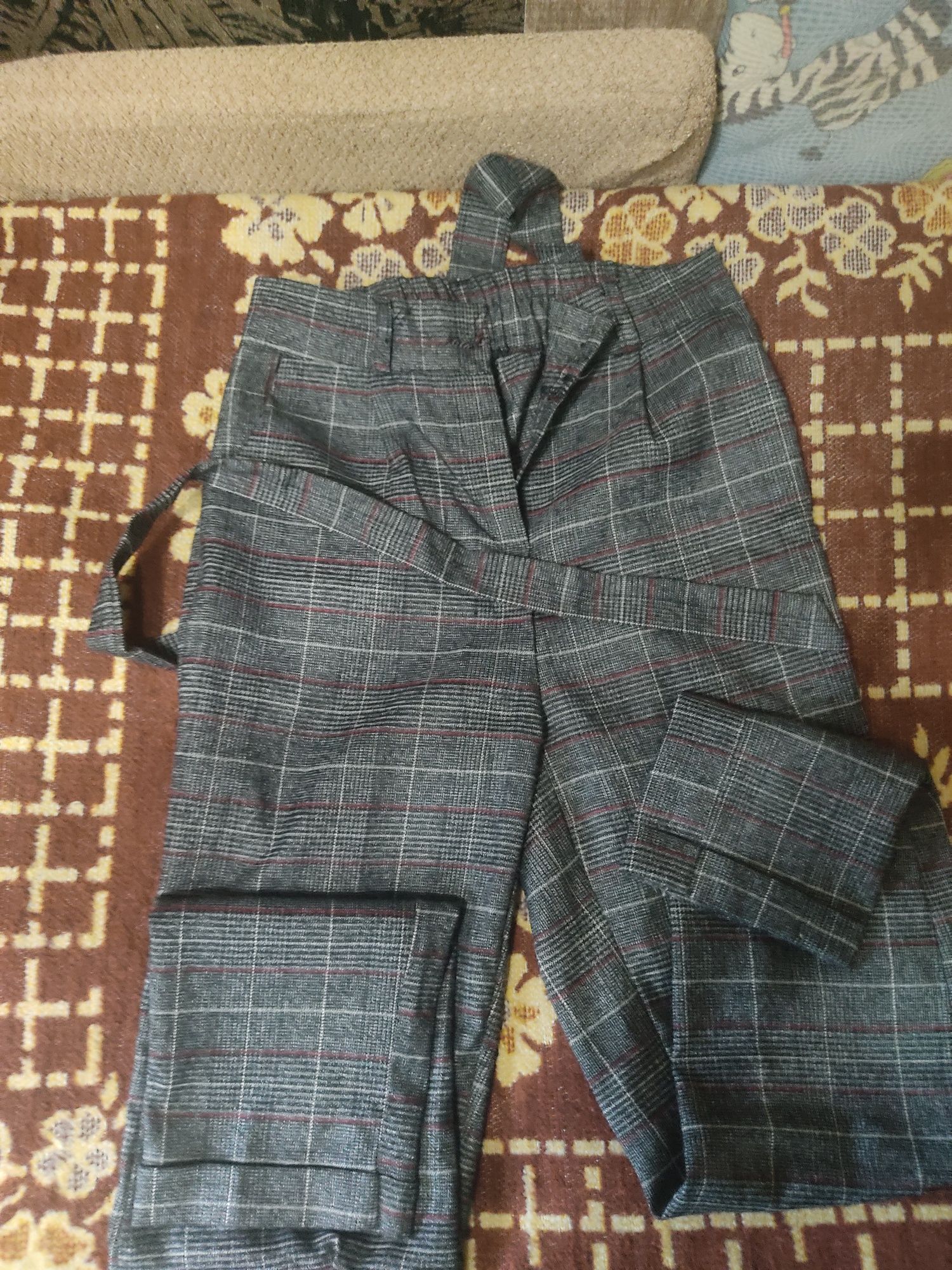 Продам на девушку вещи