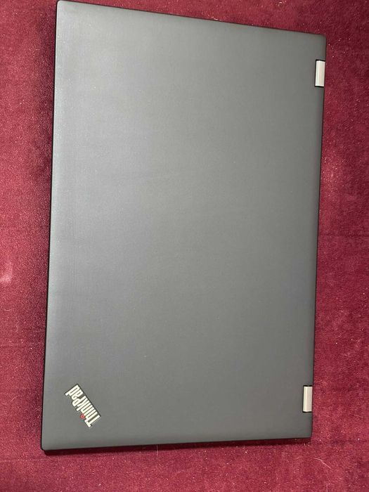 Vand Laptop Lenovo P52 i7-8850H memorie 32gb, ssd 1T, Placa video 4 gb