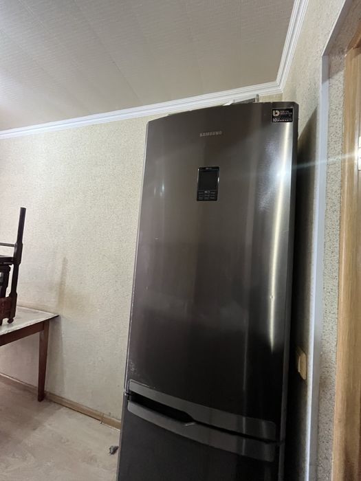 Холодильник Samsung бу.