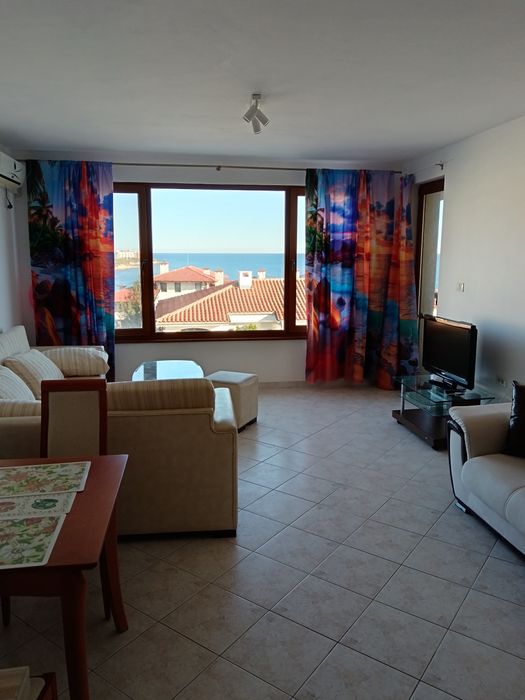 Двустаен апартамент с уникална гледка към морето