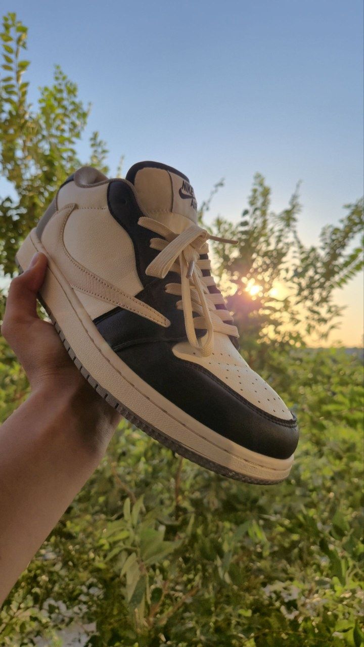 Nike Jordan Low TravisScott×Fragment. Ideal holatda