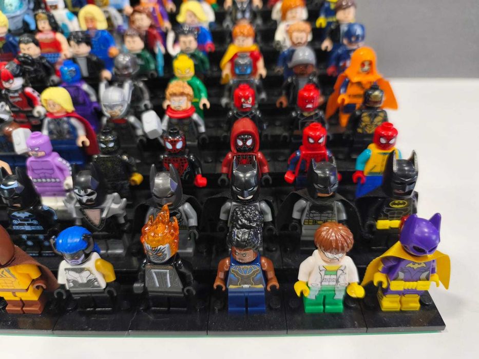 LEGO мини фигурки