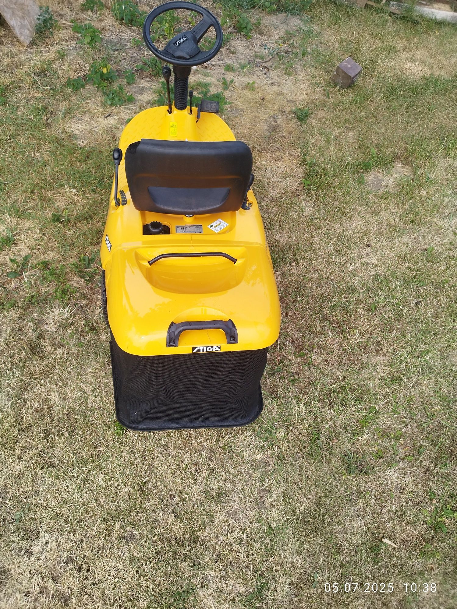 Masinuta / tractoras gazon