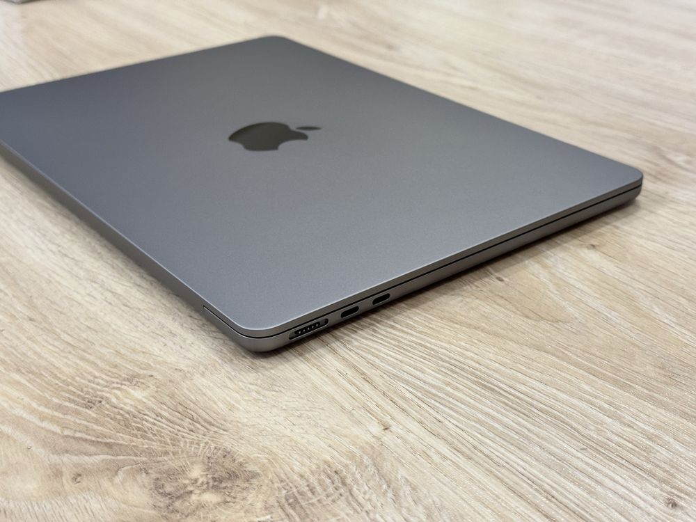 *512GB*Като Нов 13.6’Macbook Air M3 2024/8GB Ram/512GB SSD