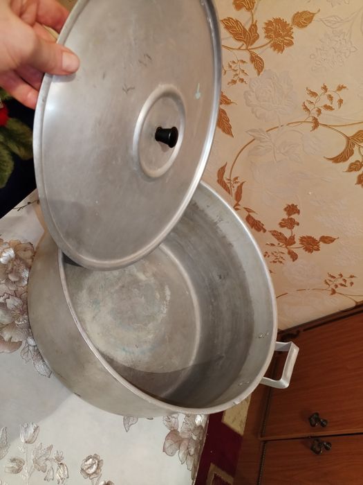 Большая кострюля