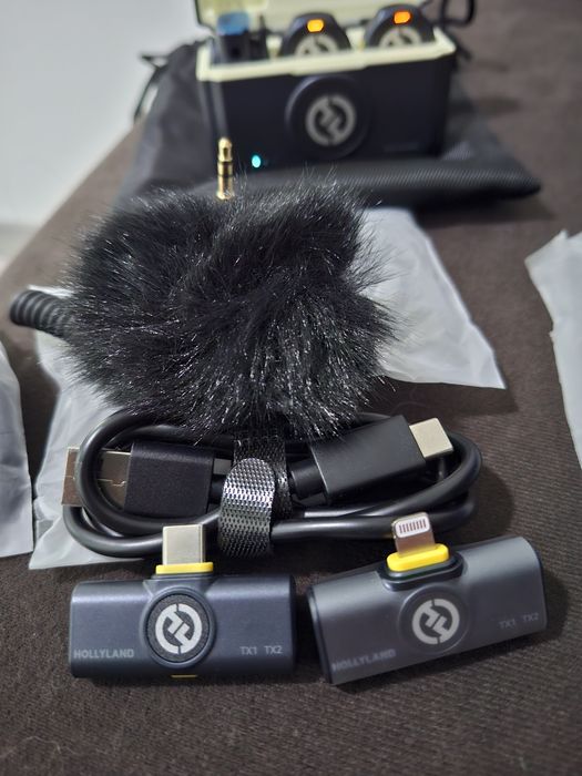 Hollyland LARK M2S Combo Wireless Lavalier Microphone Combo