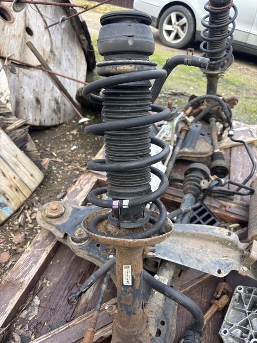 Vand haion octavia 1, usi dreapta si amortizoare cu arcuri