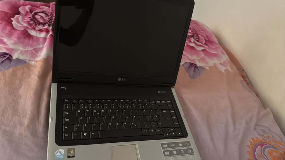 Laptop lg E510 …