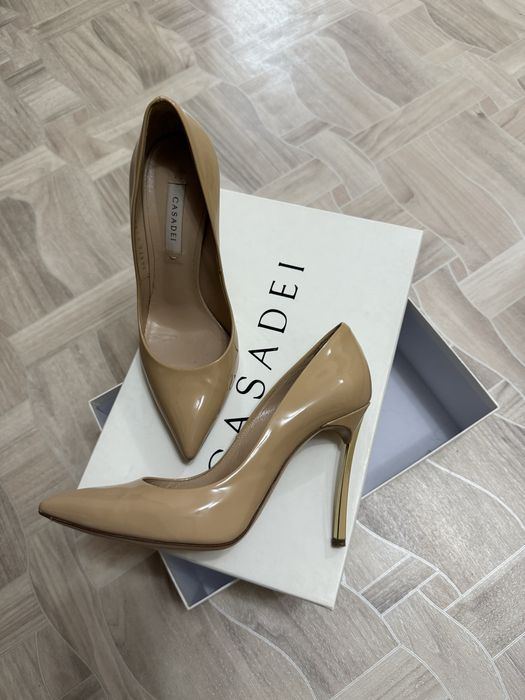 Туфли бежевые Casadei