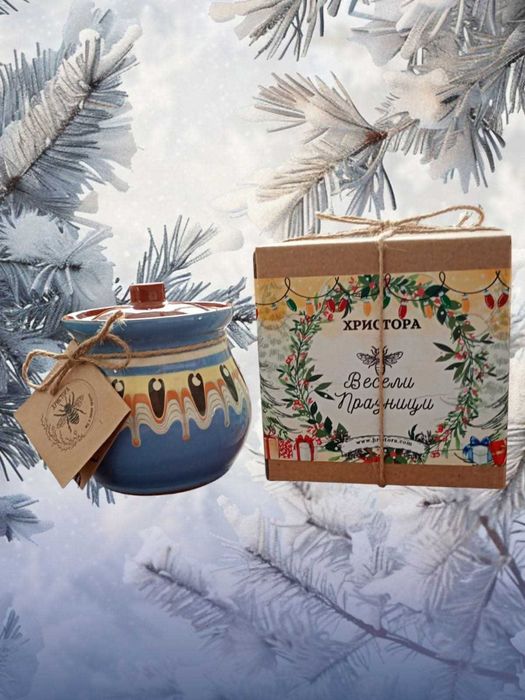 Коледни подаръчни кутии и свещи