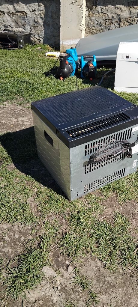 Газов Хладилник  Dometic работещ на 12 волта и 220 волта.
