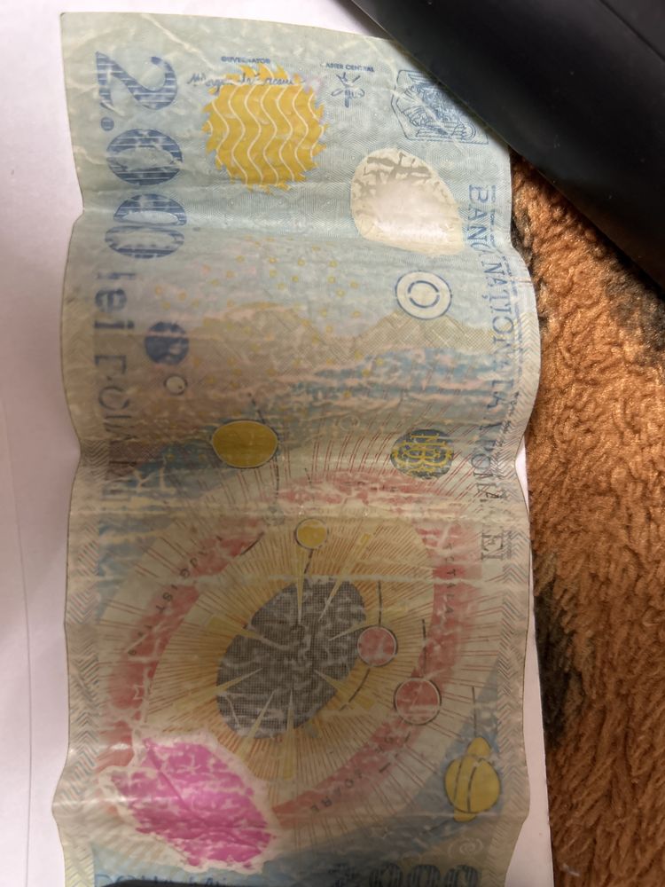 Vand 2 bancnote de Una mie si o bancnota de 2000 Doua mii din 1999