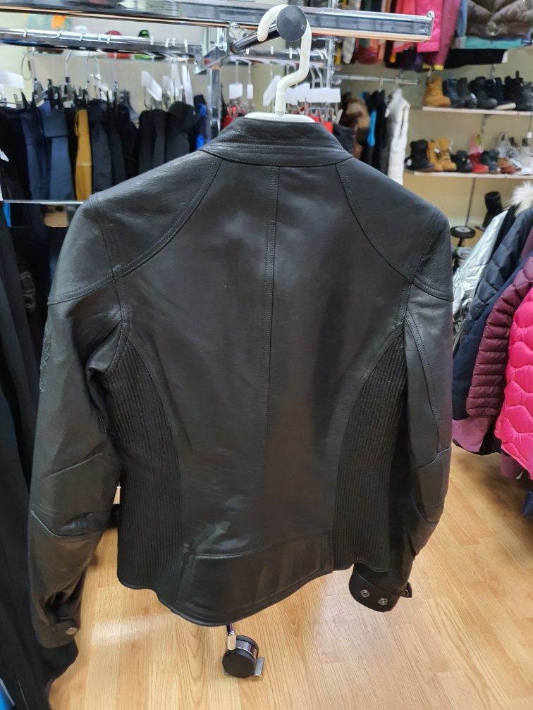 Belstaff geaca piele dama 40,cred M, impecabila, cod R135