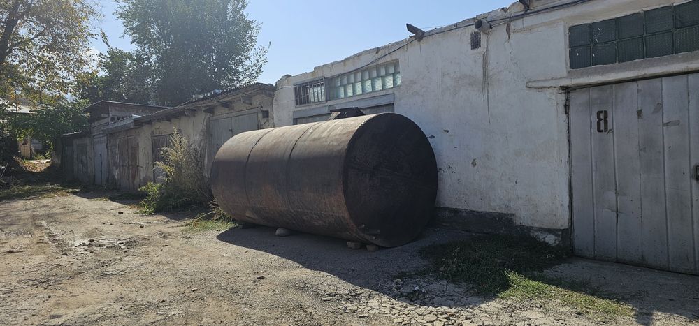 Продам бочку для хранения жидкости 4 тонны