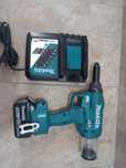 Pistol pentru pocnituri Makita DRV 250