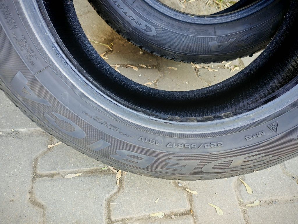 vând 2 buc anvelope de iarnă Debica Frigo HP2 225/55 R17  rulate foart