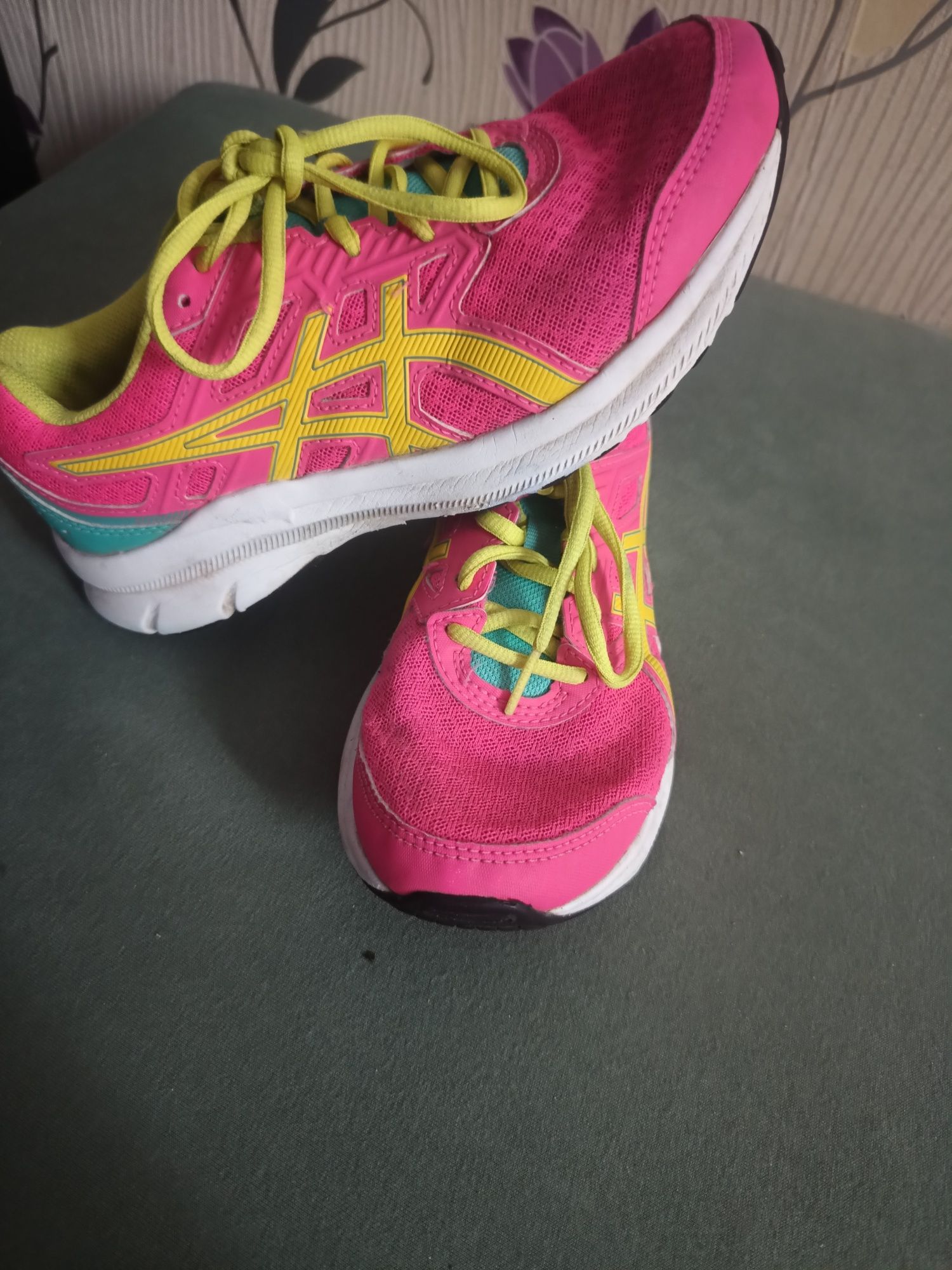 Adidași Asics mărimea 36